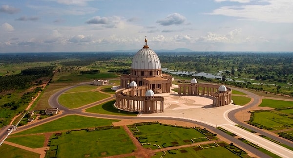 11. Кот-д’Ивуар расположен в Африке.