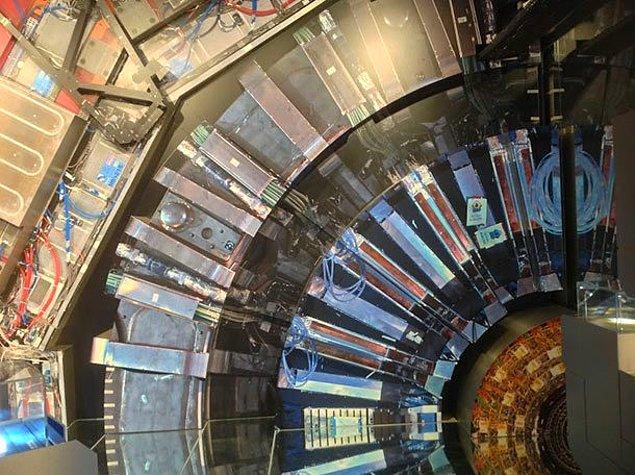 12. CERN'de ortaya çıkabilecek bir kara delik gerçek mi?