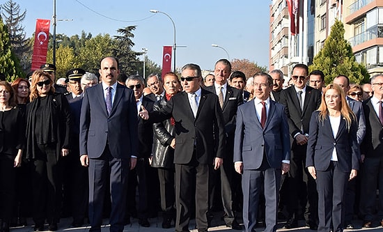 10 Kasım Töreninde İstiklal Marşı Geç Okununca Vali Öfkelendi: 'Hepsini Görevden Alın'