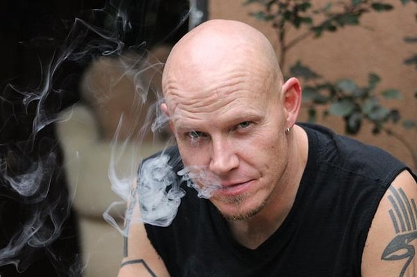 Тодд осознает, что это признание может отразиться на его карьере, но таким образом он хочет очистить свое имя