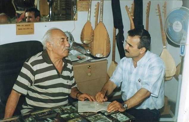 Sadece Müslüm Gürses'i değil; Selahattin Sarıkaya, İzzet Altınmeşe gibi pek çok önemli sanatçıyı da yine o yetiştirmiş.