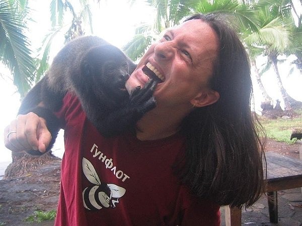 2. «На меня напала паукообразная обезьяна и укусила за подбородок»