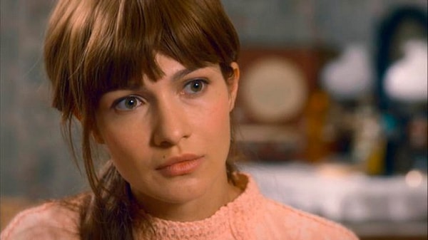 3. Кто был первым исполнителем песни "Эти глаза напротив"?