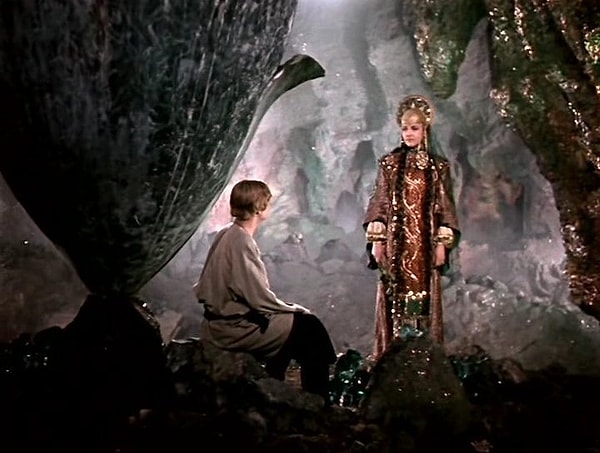 6. Кто автор "Каменного цветка"?