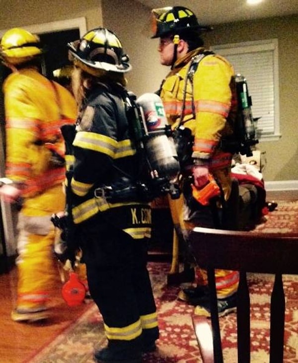 18. «Сегодня прошло ровно 4 года с того дня, как я вызвала пожарных, думая, что мой дом горит, а, когда они приехали, поняла, что это было пиканье будильника, а не детектора дыма»