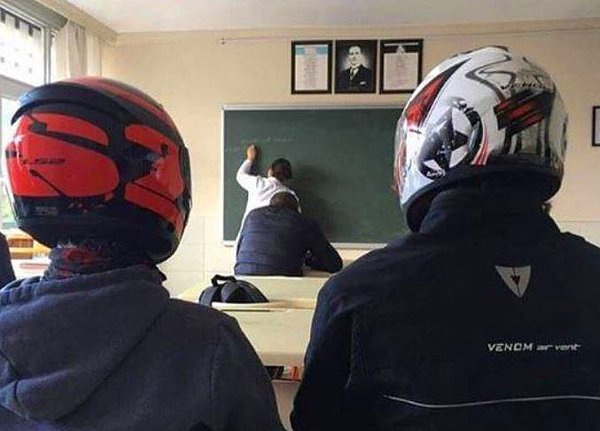 12. Aniden Daft Punk'a dönüşen öğrenciler...