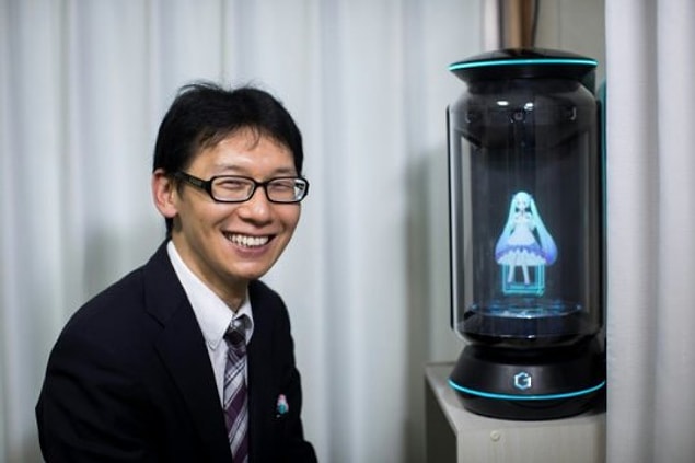 Japonya'da neredeyse herkes Hatsune Miku'yu biliyor fakat Akihiko Kondo'nun hisleri biraz daha özel.