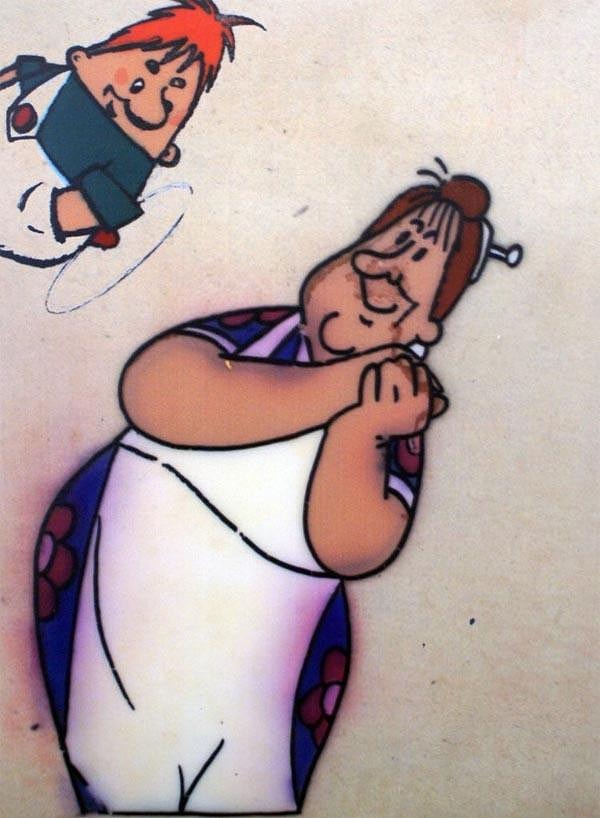 Актрису пришлось долго уговаривать, потому что ее обижало внешнее сходство с персонажем. В результате Раневская согласилась, но при озвучивании выгнала режиссера за дверь, заявив, что она лучше знает, как все делать.