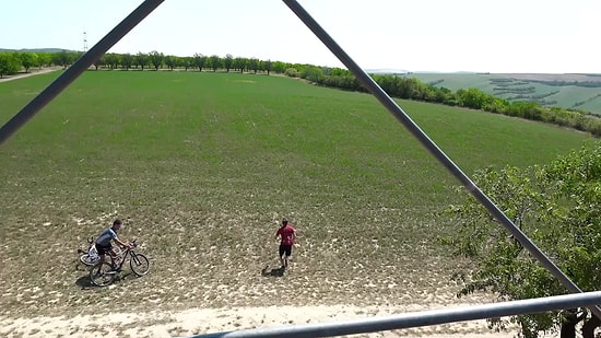 Sahibinin Gözleri Önünde Bir Drone'a Yem Olan Bisiklet