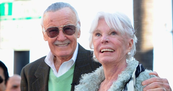 В 2017 году в результате инсульта ушла в мир иной жена писателя, с которой он прожил почти 70 лет.