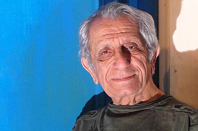 “Sanatçı halkın gözü, ağzı, kulağı. Halkın yanında olduğunuz, dertlerini söylediğiniz zaman sizi seviyorlar.”