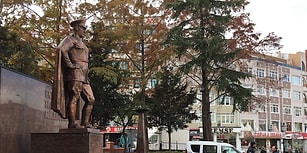 Çorlu'da Atatürk Anıtına Baltalı Saldırı: Saldırgan Gözaltına Alındı