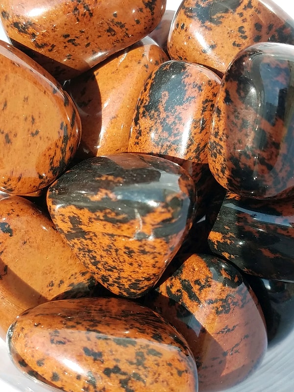 Коричневый обсидиан