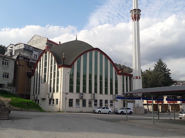 İmam, eleştirilere 'Amaçları bizi yıpratıp siyasi rant sağlamak' yanıtını verdi