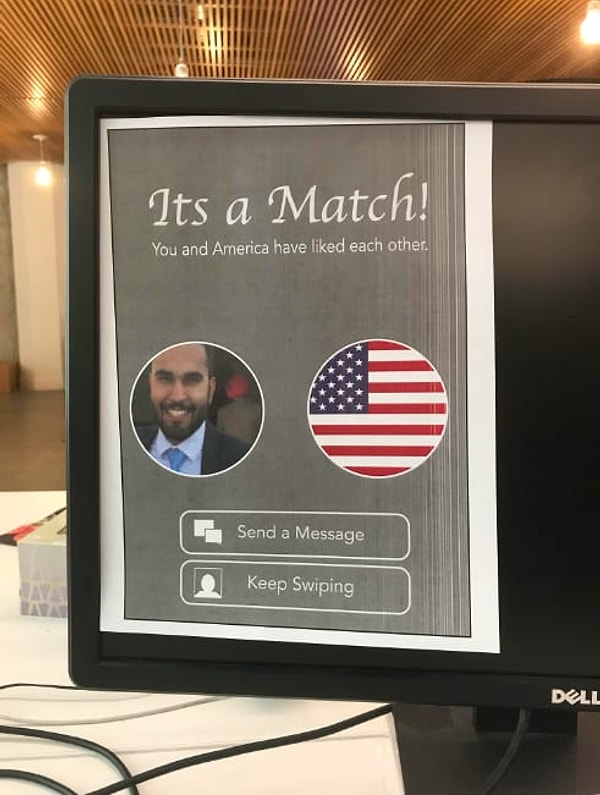 2. «Коллеги, как бы нам креативно поздравить нашего сотрудника с получением американского гражданства?!» 😁