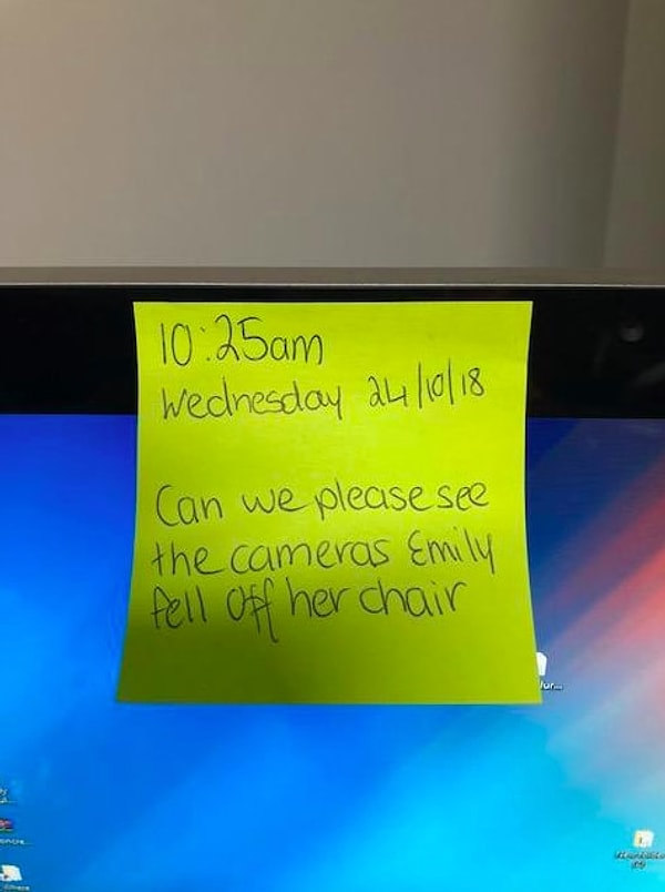 6. "Срочная" записка сотруднику видеонаблюдения от любопытного коллектива.