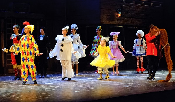 4. Какая из этих кукол не играла в театре Карабаса-Барабаса?