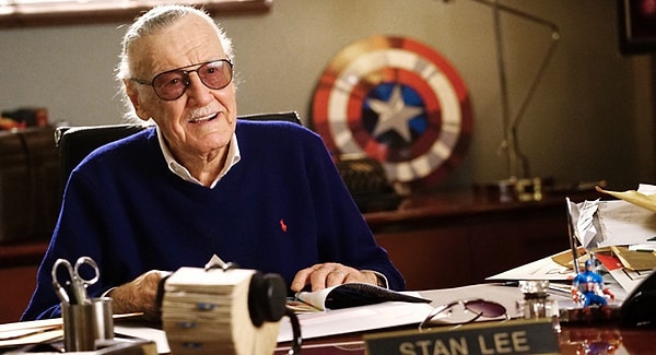 1. Энтузиазм Стэна Ли к вселенной Marvel был поистине заразным — он вдохновил целые поколения своими захватывающими и такими убедительными и живыми героями комиксов.