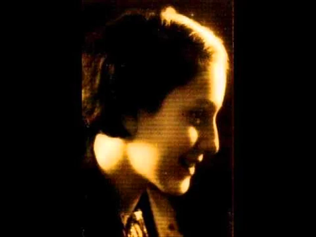 Klasik batı müziği alanında yüzlerce eser bestelemiş ilk Türk kadın bestecilerinden biri olan Nazife Güran, ülkemizde neredeyse unutulmuş yeteneklerden birisi.