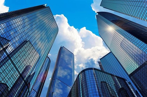 7. Быть бедным человеком в действительно свободной стране или иметь самую большую в мире компанию в будущем? Что выберете?