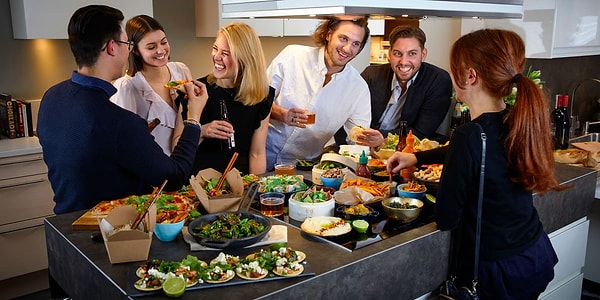 3. Они любят быть частью чего-то и редко отвечают отказом на приглашения