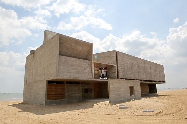 7. Çin'in "en yalnız kütüphanesi" Qinhuangdao'da bulunuyor.
