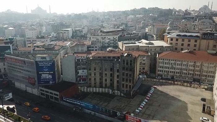 Eminönü'ndeki Tarihi Han Tehlike Saçıyor: 'Bir Gün Aniden Çökebilir'