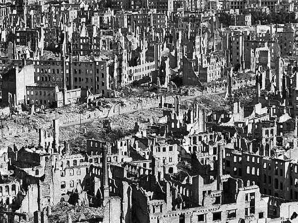 7. Этот город Третьего Рейха пострадал в результате контратак союзников сильнее всего: