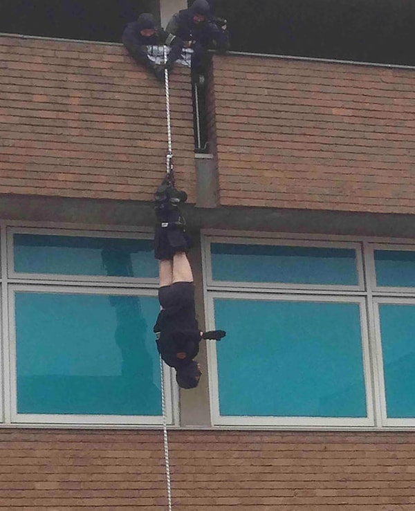 6. "Наблюдал за французским спецназом, а потом произошло это"