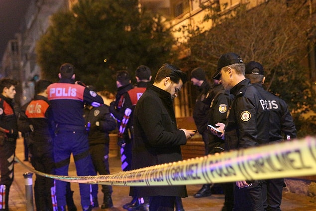 Cinayet sırasında Gültekin'in beraberinde resmi polis koruması olduğu öğrenildi.
