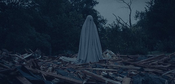 В этой связи Марджер Керр (социолог и исследователь страха) говорит: "Наши с коллегами исследования показали, что внешние негативные стимулы изменяют настроение людей. Люди чувствуют себя менее тревожными и менее разочарованными после просмотра ужасов."