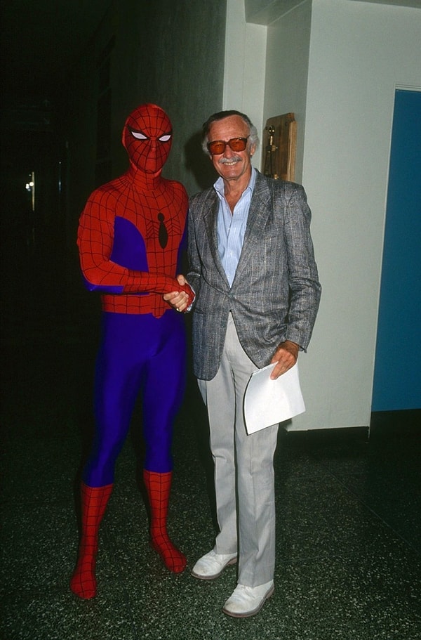 4. Однако она рассчитывает на успех своего проекта и надеется, что в будущем по нему будет снят фильм