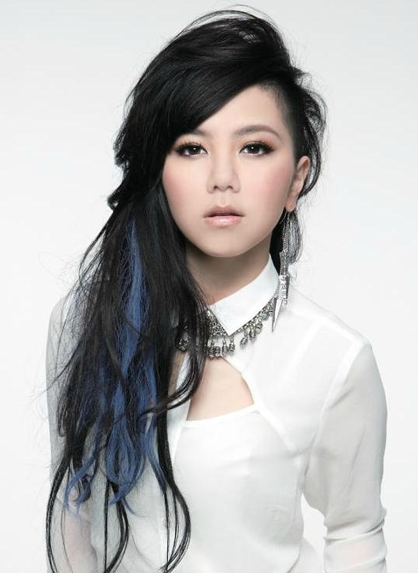 5. Напомним, последним персонажем легендарного продюссера стала «Сокровище» (Jewel), китайская поп-певица, обладающая суперсилами