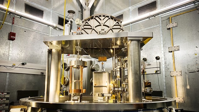 Yarın Fransa'da gerçekleşecek konferans sonucunda kilogramı artık Planck sabitiyle tanımlayacağız.