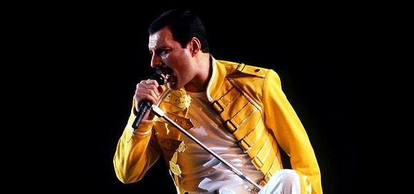 1. Belki de bu hastalıktan ölen en ünlü kişi: Freddie Mercury
