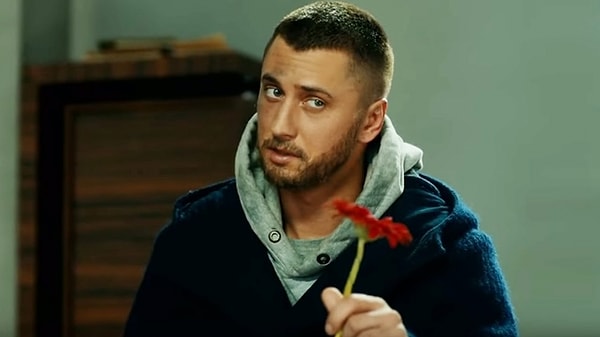 3. Выберите любимую пару из сериала