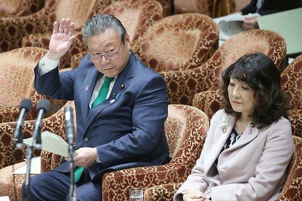 3. Когда Ёситаку Сакураду спросили, как использовать USB, он ответил: «Там есть какая-то дырка… деталей я не знаю».