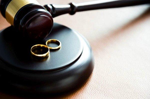 Gülcan A.'nın tüm taleplerini reddeden mahkeme, çiftin boşanmasına karar verdi.