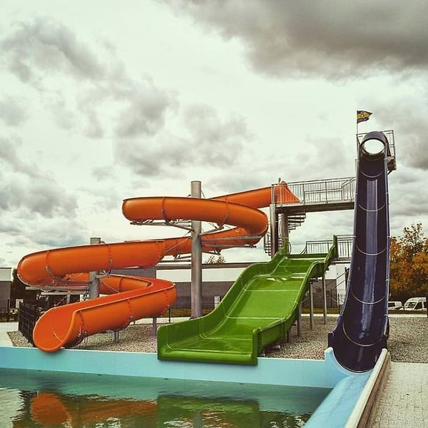 22. Горки в новом аквапарке в городе Богатыня, Польша