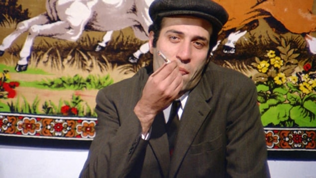 Hepsinden önce dizinin, Kapıcılar Kralı filminden ilham alınarak yaratıldığını söyleyelim. Sebebi ise aslında çok basit.