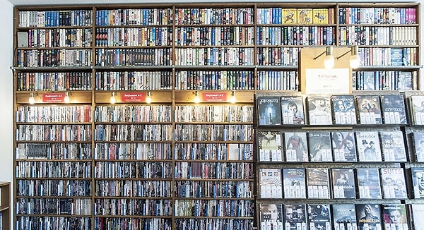 1. Мультфильм Уолта Диснея Neck’n’Neck о кролике Освальде мужчина приобрел будучи ребенком