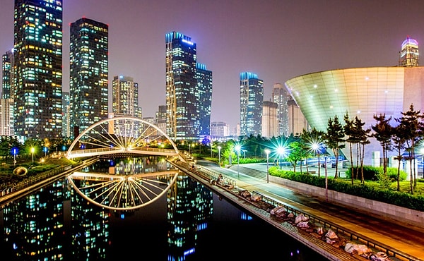 2. У какой страны столица называется Сеул?