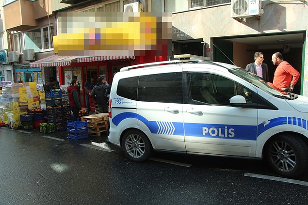 Araç sürücüsünün bilgisine başvuran polis ekipleri, soyguncunun Barbaros bulvarında indiğini öğrendi. Taksici ifadesi alınmak üzere polis merkezine götürüldü.