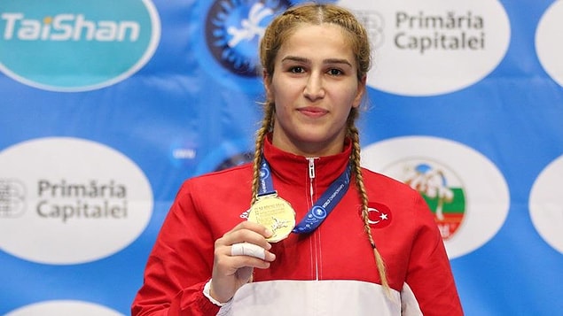 Başkent Bükreş'te gerçekleştirilen şampiyonada 72 kilo finalinde mücadele eden Buse Tosun, Rumen Rakibi Alexandra Nicoleta'yı 10-0 sayı tuşuyla yenerek altın madalyaya ulaştı.