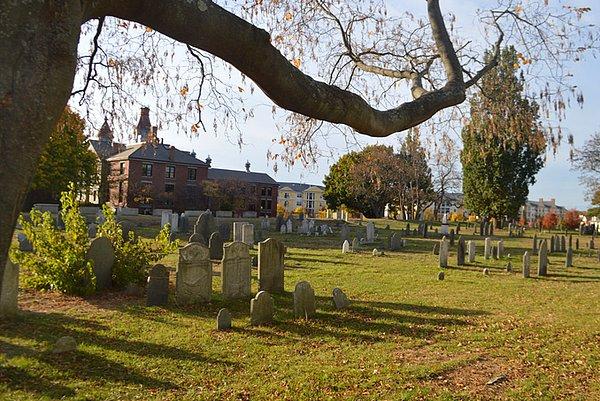7. Howard Sokağı Mezarlığı, Salem, Massachusetts, ABD