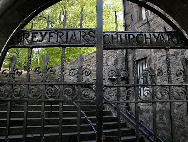 1. Greyfriars Kirkyard, Edinburgh, İskoçya