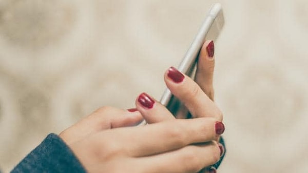 Кроме того, эти двое регулярно отправляли друг другу собственные селфи.