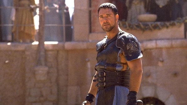 7. Откуда этот кадр с Расселом Кроу?