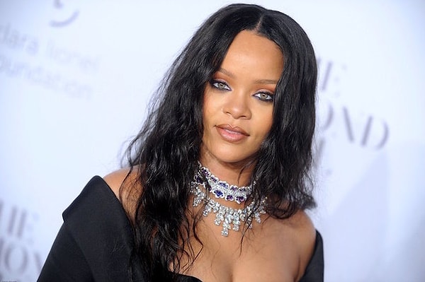 7. На седьмой позиции остановилась Рианна.