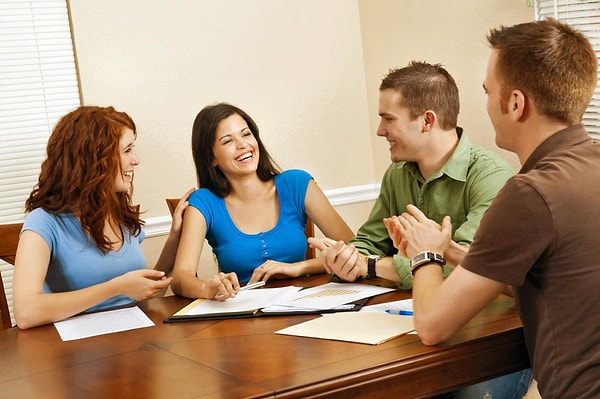 7. Рассказываете ли вы коллегам подробности своей личной жизни?